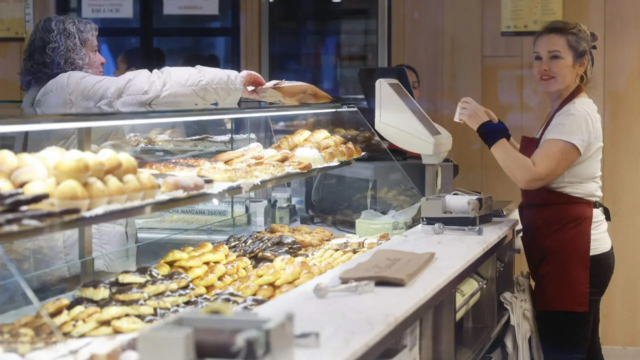 El comercio es de los sectores con m&aacute;s apertura de negocios. MARISCAL (EFE)