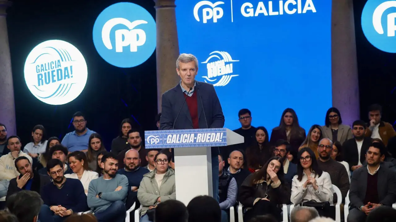 Rueda, en el acto del PPdeG celebrado este domingo en Santiago. AGN