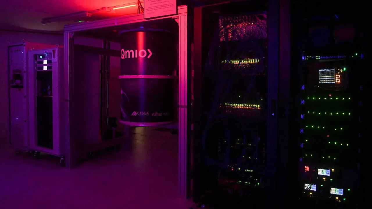 El ordenador cu&aacute;ntico QMIO en las instalaciones del Centro de Supercomputaci&oacute;n de Galicia (Cesga). EP