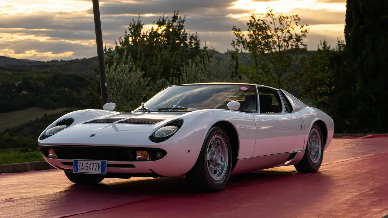 Lamborghini Miura (4)