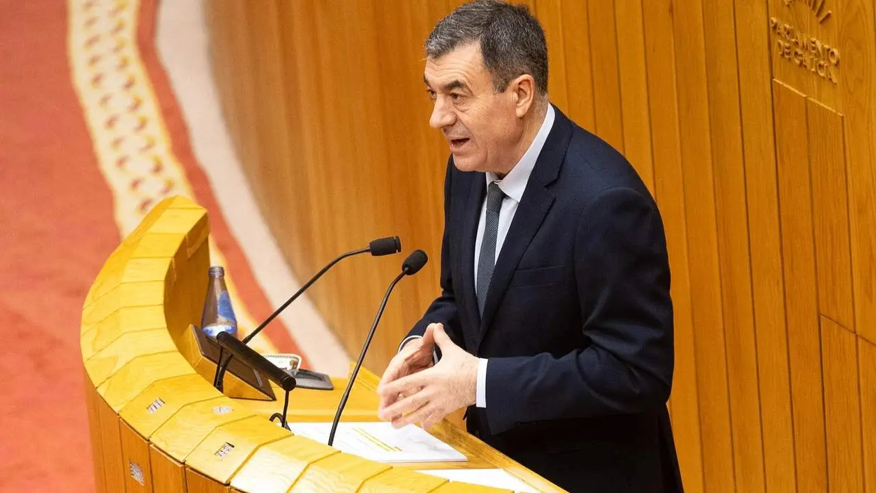 CONSELLER&Iacute;A DE EDUCACI&Oacute;N, CIENCIA, UNIVERSIDADES E FORMACI&Oacute;N PROFESIONAL  PARLAMENTO   11,30 h.-          O conselleiro de Educaci&oacute;n, Ciencia, Universidades e FP, Rom&aacute;n Rodr&iacute;guez, comparecer&aacute; no Pleno a petici&oacute;n propia para informar sobre a modernizaci&oacute;n do modelo de Formaci&oacute;n Profesional de Galicia.    foto xo&aacute;n crespo CONSELLER&Iacute;A DE EDUCACI&Oacute;N, CIENCIA, UNIVERSIDADES E FORMACI&Oacute;N PROFESIONAL  PARLAMENTO   11,30 h.-          O conselleiro de Educaci&oacute;n, Ciencia, Universidades e FP, Rom&aacute;n Rodr&iacute;guez, comparecer&aacute; no Pleno a petici&oacute;n propia para informar sobre a modernizaci&oacute;n do modelo de Formaci&oacute;n Profesional de Galicia.    foto xo&aacute;n crespo