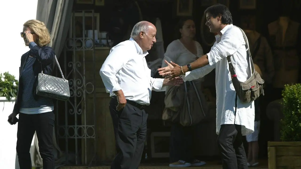 Amancio Ortega y Xabier R. Blanco en Casas Novas en 2010, AMADOR LORENZO