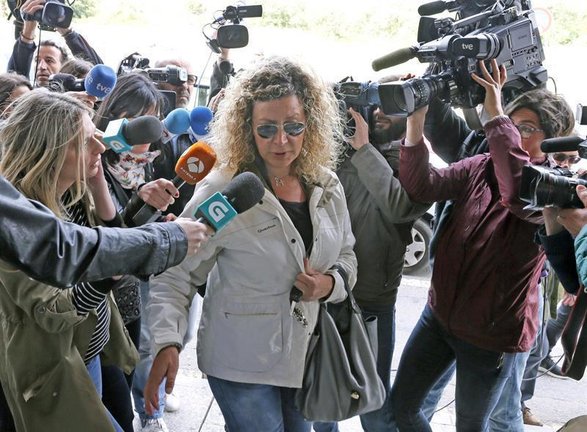 Diana López-Pinel, a su llegada al juzgado de Ribeira