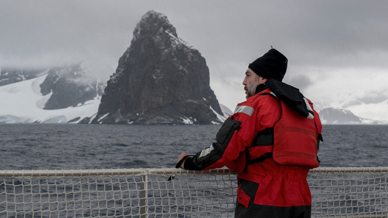 Javier Bardem durante la expedición a la Antártida. CHRISTIAN ÅSLUND/GREENPEACE