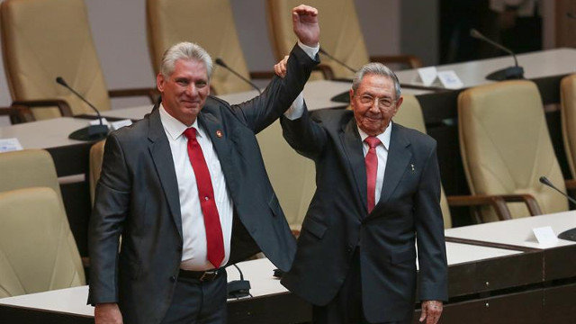 Raúl Castro e Miguel Díaz-Canel. ALEXANDRE MENEGHINI (EFE)