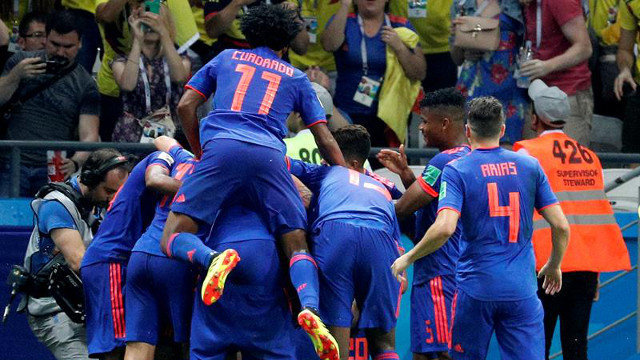 Los jugadores de Colombia celebran un gol. EFE