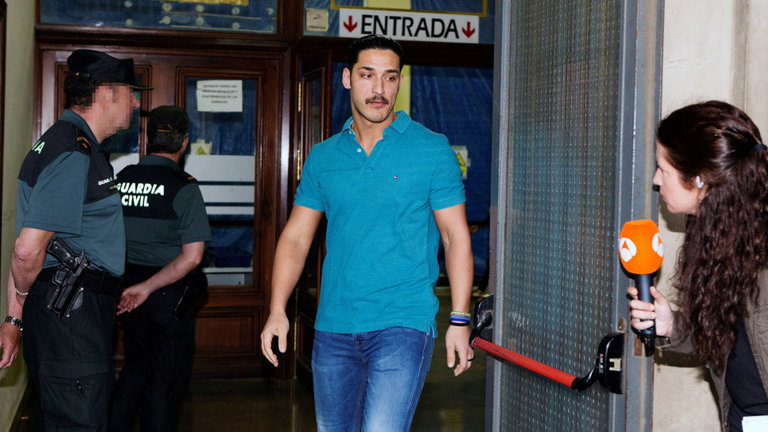 Alfonso Jesús Cabezuelo acude al juzgado. PEPO HERRERA