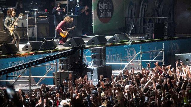 Un momento del concierto que ha ofrecido el estadounidense Lenny Kravitz, durante la última jornada del Festival O Son do Camiño. ÓSCAR CORRAL (EFE)