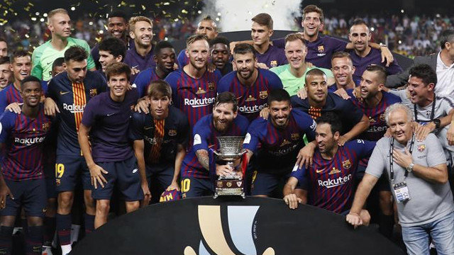 Los jugadores del Barça celebran la victoria. EFE