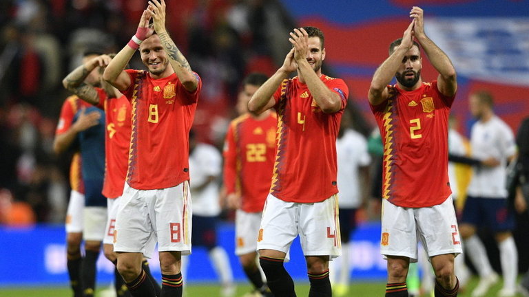 Los jugadores de la selección española celebra la visctoria ante Inglaterra.NEIL HALL (Efe)