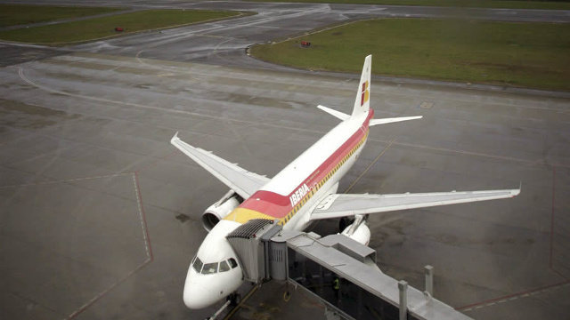 Avión de Iberia en Alvedro. AEP