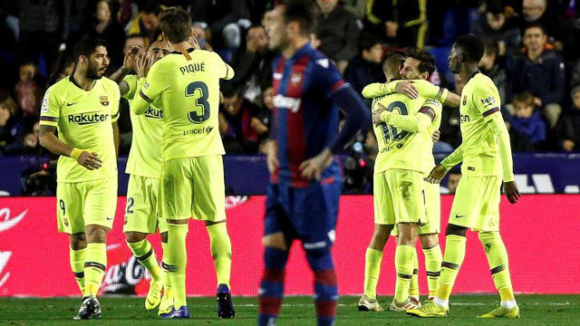 Los jugadores del Barça celebran un gol. BIEL ALIÑO (EFE)