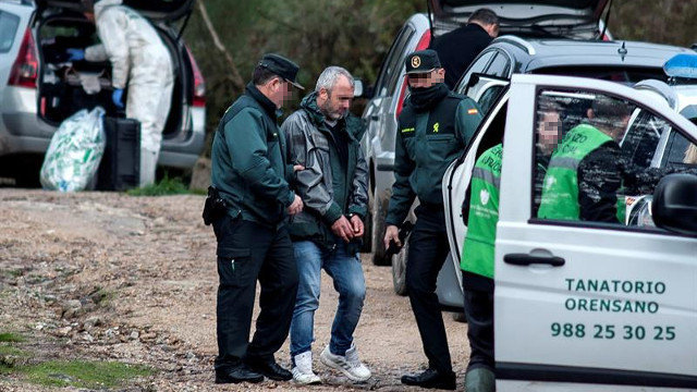 Visita de uno de los dos detenidos por la muerte del preso gallego Fernando Iglesias Espiño fugado de una cárcel de Ourense. BRAIS LORENZO (EFE).