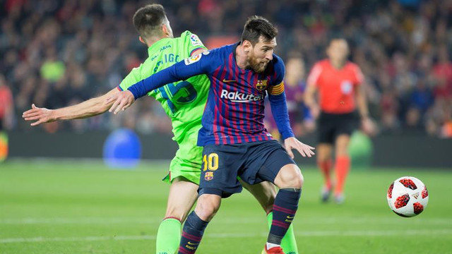 Messi, en un momento del partido. JOAN MONFORT (EFE)
