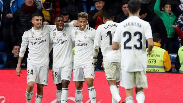 Los jugadores del Real Madrid celebran un gol. JUANJO MARTÍN (EFE)