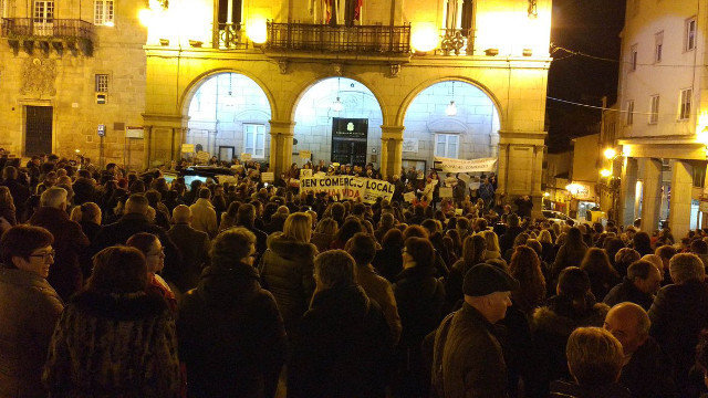Manifestación en Ourense por el comercio local. PLATAFORMA OURENSE MELLOR