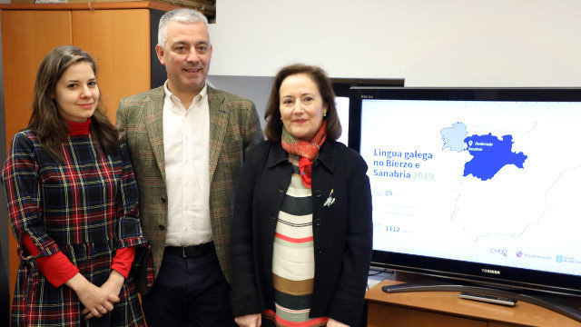 Oliva Amorín, Valentín García e Lourdes Batán, na presentación do plan. PEPE FERRÍN (AGN)