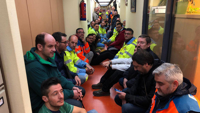 Encierro de los trabajadores de ambulancias en Montecelo. DP