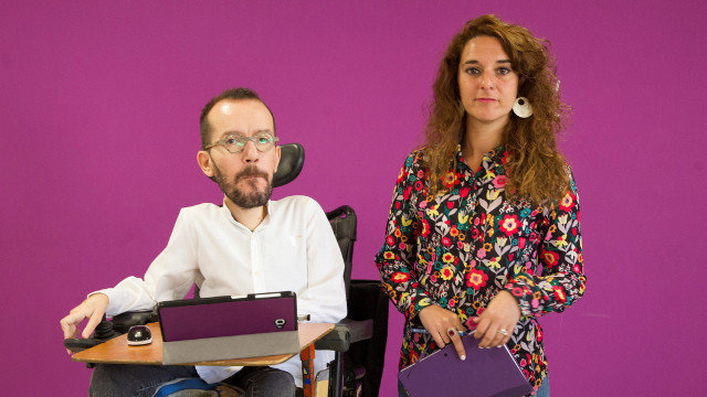 O secretario de Organización de Podemos, Pablo Echenique, e a coportavoz do Consello de Coordinación Noelia Vera. NICO RODRÍGUEZ