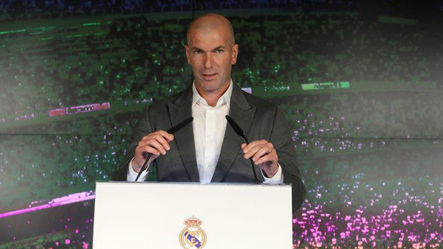 Zinedine Zidane comparece ante los medios tras su regreso al Real Madrid. BALLESTEROS (EFE)