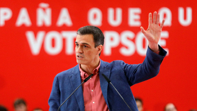 O presidente do Goberno e candidato do PSOE, Pedro Sánchez, en Alacante. JUAN CARLOS CÁRDENAS (EFE)