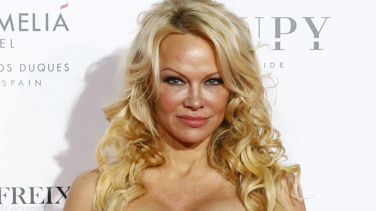 Pamela Anderson. AEP