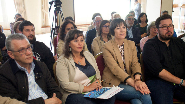 A portavoz nacional del BNG, Ana Pontón, a aspirante ás europeas Ana Miranda, e o candidato a alcalde de Vigo, Xavier Igrexas, durante un acto en Vigo. SALVADOR SAS (Efe)