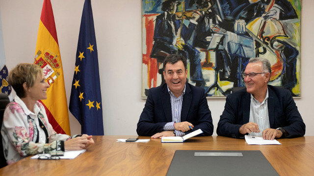 Castro, Rodríguez y García, en la reunión de este martes. EP