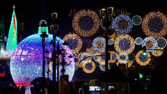 Iluminación do Nadal o ano pasado en Vigo. RAFA FARIÑA
