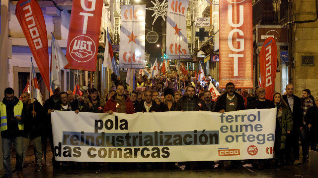 Máis de 4.000 persoas participaron este xoves en Ferrol na manifestación. KIKO DELGADO (EFE)