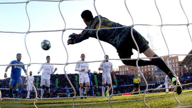 El guardameta del Real Madrid Thibaut Courtois, durante el partido ante el Getafe. CHEMA MOYA