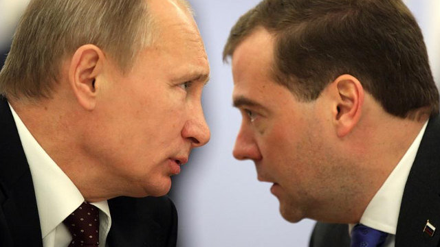 Vladimir Putin e Dmitry Medvedev. MAXIM SHIKENPOV (Efe)