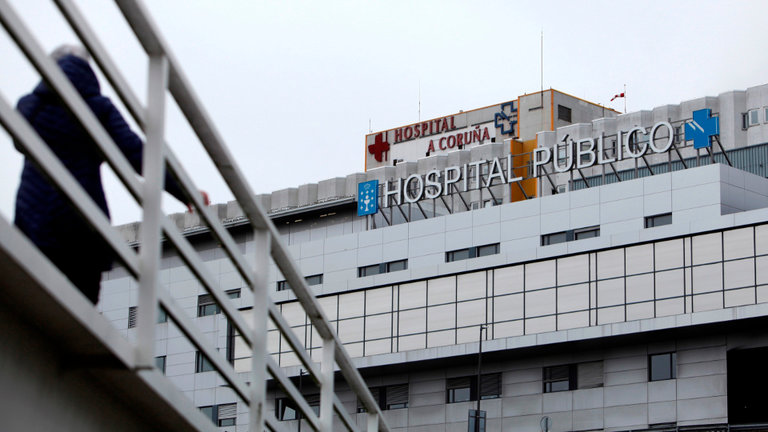 Parte de la fachada del Complejo Hospitalario Universitario de A Coruña (Chuac). CABALAR (EFE)