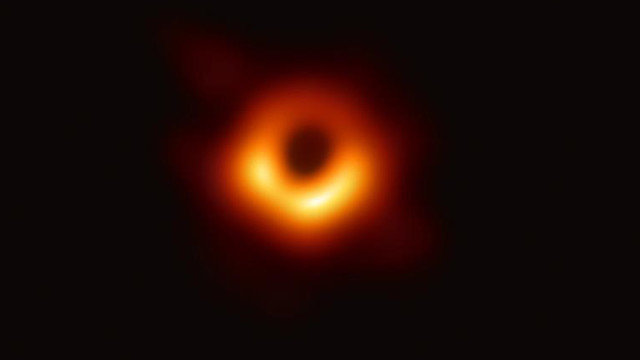 A primeira imaxe dun buraco negro. EFE