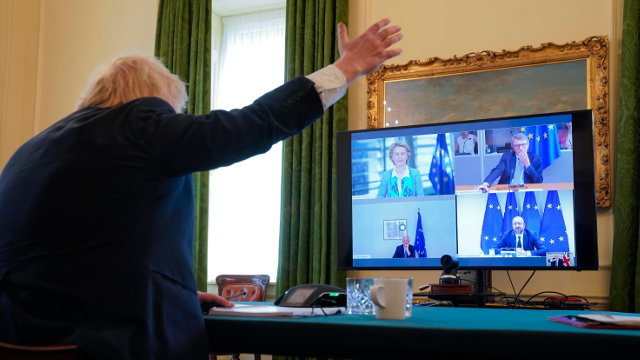 Boris Johnson, en vídeoconferencia co continente. ANDREW PARSONS (Efe)