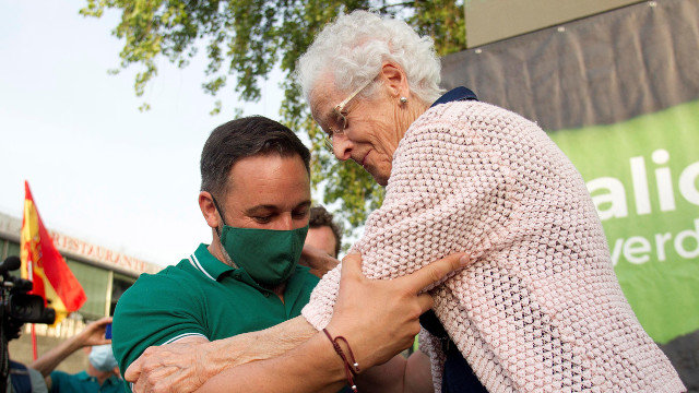 La abuela de Santiago Abascal, María Jesús Álvarez, este miércoles en el acto en Vigo. EFE