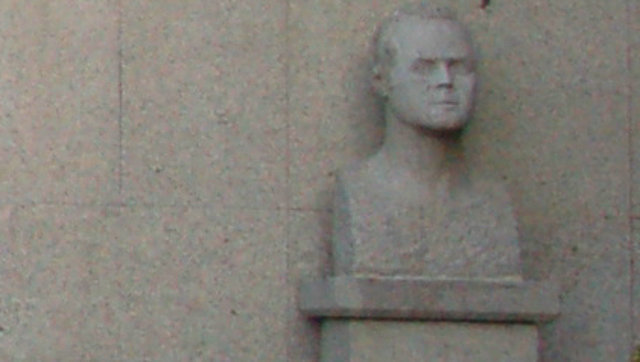 Busto do rei Juan Carlos na Praza do Rei en Vigo.ADP