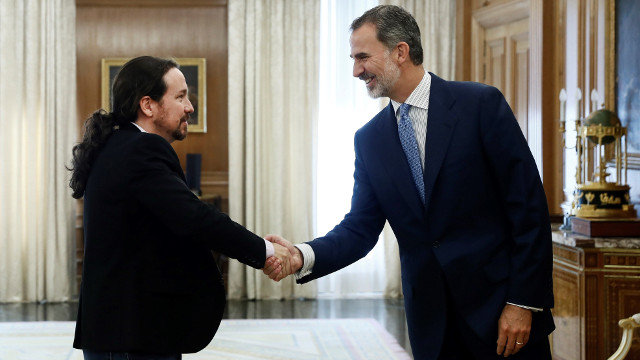 Pablo Iglesias con Felipe VI, en 2019. ARCHIVO