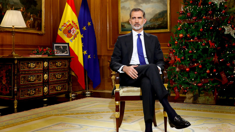 El rey Felipe VI pronuncia su tradicional discurso de Nochebuena, desde el Palacio de La Zarzuela. BALLESTEROS (EFE)