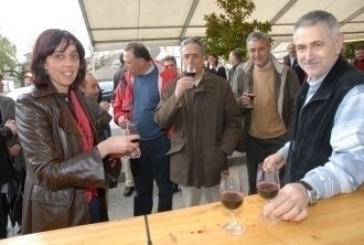 Autoridades en la edición de 2008 de la Feria del Vino (AGN)