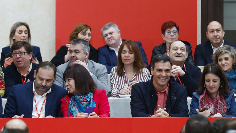 El secretario general del PSOE, Pedro Sánchez, junto a otros dirigentes del PSOE en el Comité Federal que se celebra en Aranjuez.PACO CAMPOS (Efe)