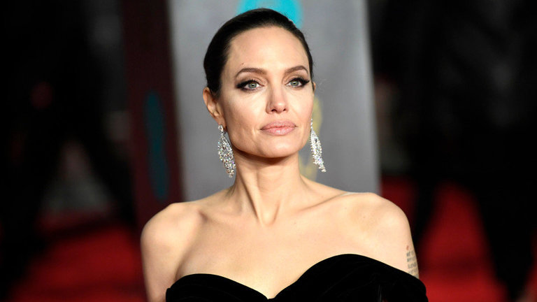 Angelina Jolie, en la alfombra roja de los premios Bafta. NEIL HALL (EFE)