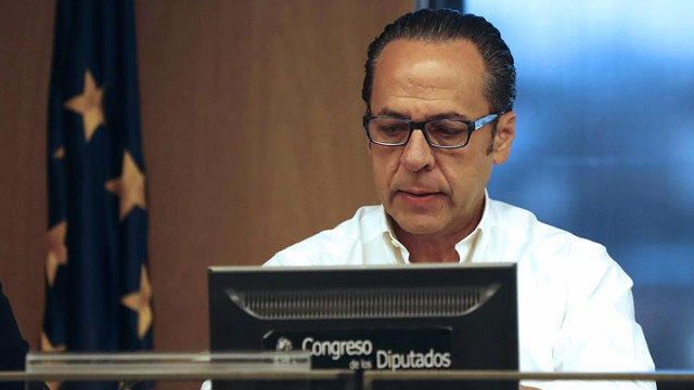 Álvaro Pérez, el Bigotes, durante su comparecencia ante la comisión de investigación en el Congreso. JAVIER LIZÓN (EFE)