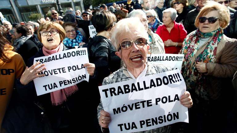 Protesta na Coruña por unhas pensións &#34;dignas&#34;. CABALAR (EFE)