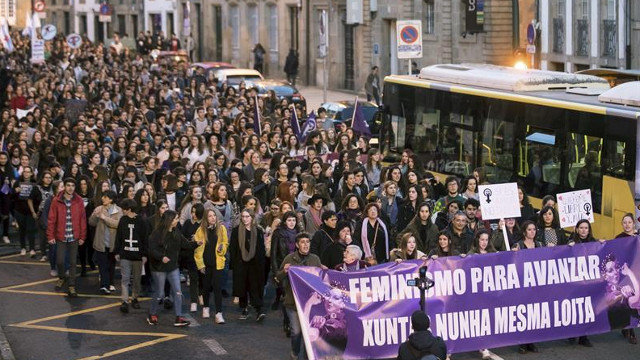Manifestación en Compostela, o ano pasado polo 8 de marzo, baixo o lema 'Feminismo para avanzar: xuntas nunha mesma loita'. ARQUIVO