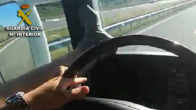 Captura de un vídeo del camionero de Sanxenxo. DP