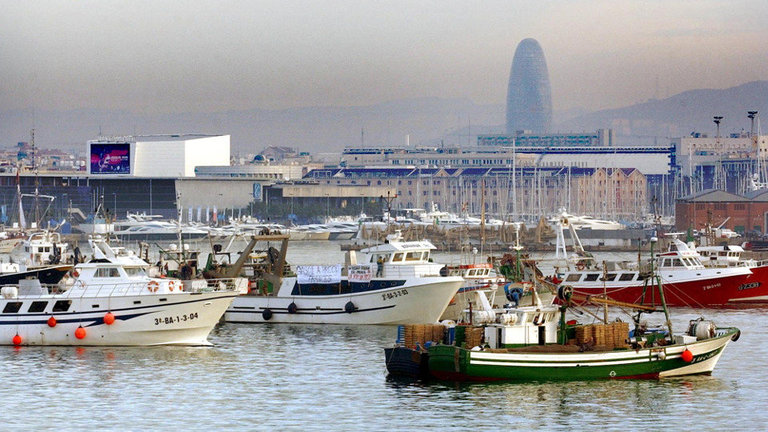 Puerto de Barcelona. ALBERT OLIVE (EFE)