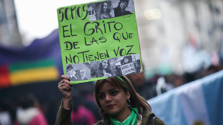 Manifestación en Arxentina polas mulleres asasinadas. DAVID FERNÁNDEZ (EFE)