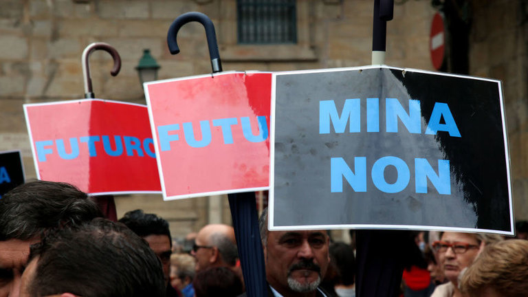 Manifestación en contra de la mina de Touro. PEPE FERRÍN (AGN)