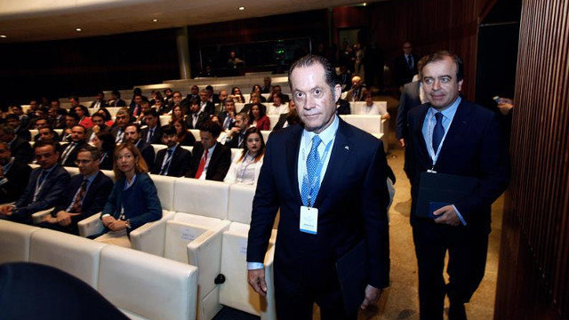 Juan Carlos Escotet y Francisco Botas, a su llegada a la junta general de accionistas. CABALAR (EFE)